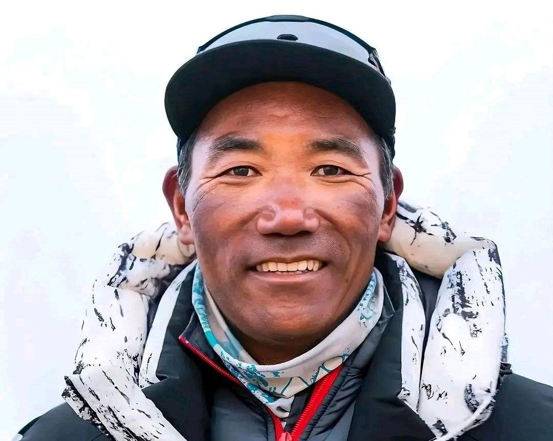 Everest Man successfully scaled Mount Everest for the 32nd time
