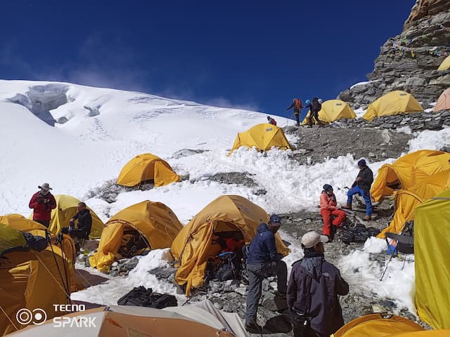 Day 3 - Trek from Khare to High Camp (5,750m), 5–6 hours – Overnight at the Camp