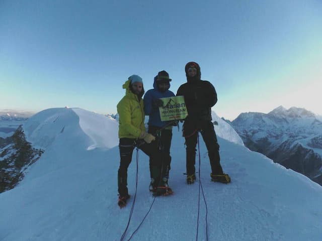 Day 1 - Mera High Camp to Mera Peak Summit (6,461m) and return to High Camp/Base Camp