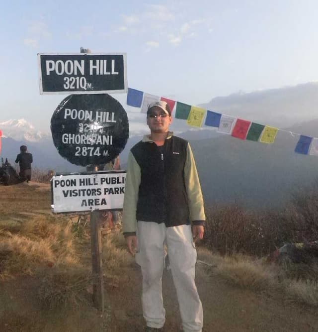 Day 4 - Early morning hike to Poon Hill, then trek to Tikhedhunga (1575m)