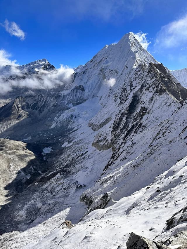 Day 4 - Hunku Khola (Khambache or Kongma Dingma) to Panch Pokhari (5,350 meters) or Seto Pokhari – 5 hours
